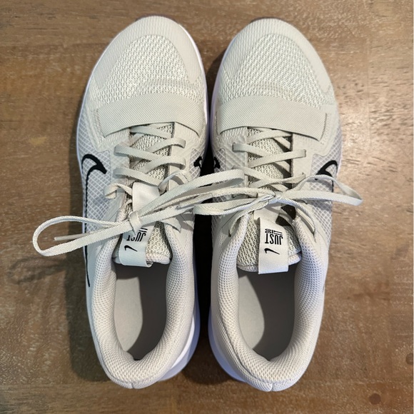 Nike MC Trainer 2 Training Shoe - Women's 9 - Picture 2 of 5